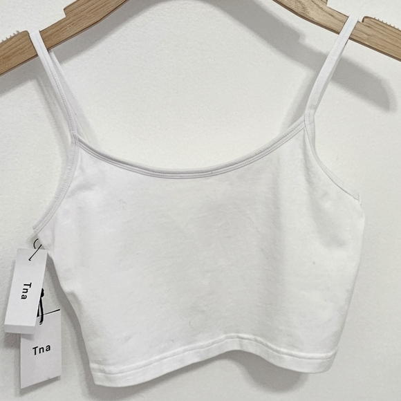 🇨🇦 Aritzia TNA Chill Karelis White Cropped Cami Top - Picture 10 of 16
